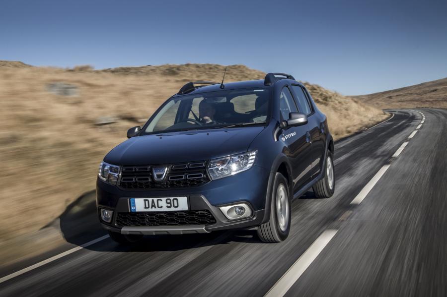 Dacia Sandero Stepway 2017 года  (UK) (фото 9 из 30)